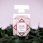 musk essential bottle